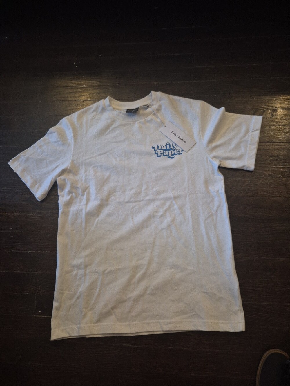 Daily Paper Latest Special "Cant Keep Up With The News Mens White Shirt Sz Small